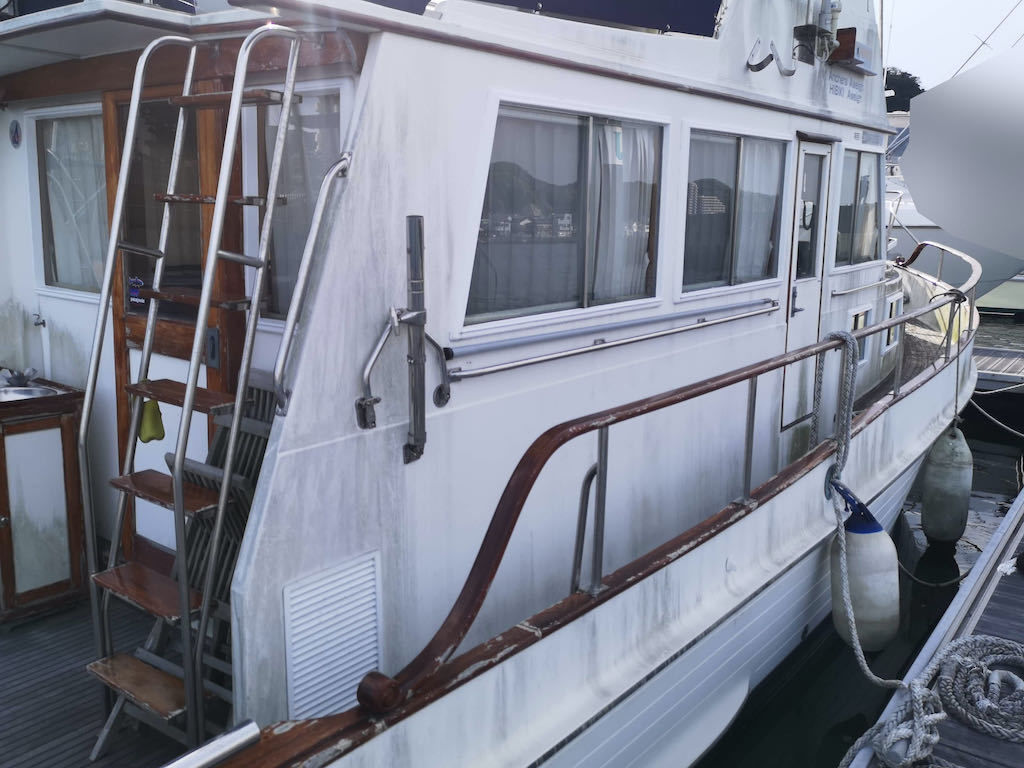 GRAND BANKS 36 CLASSIC INBOARD Used Boat for Sale in Japan