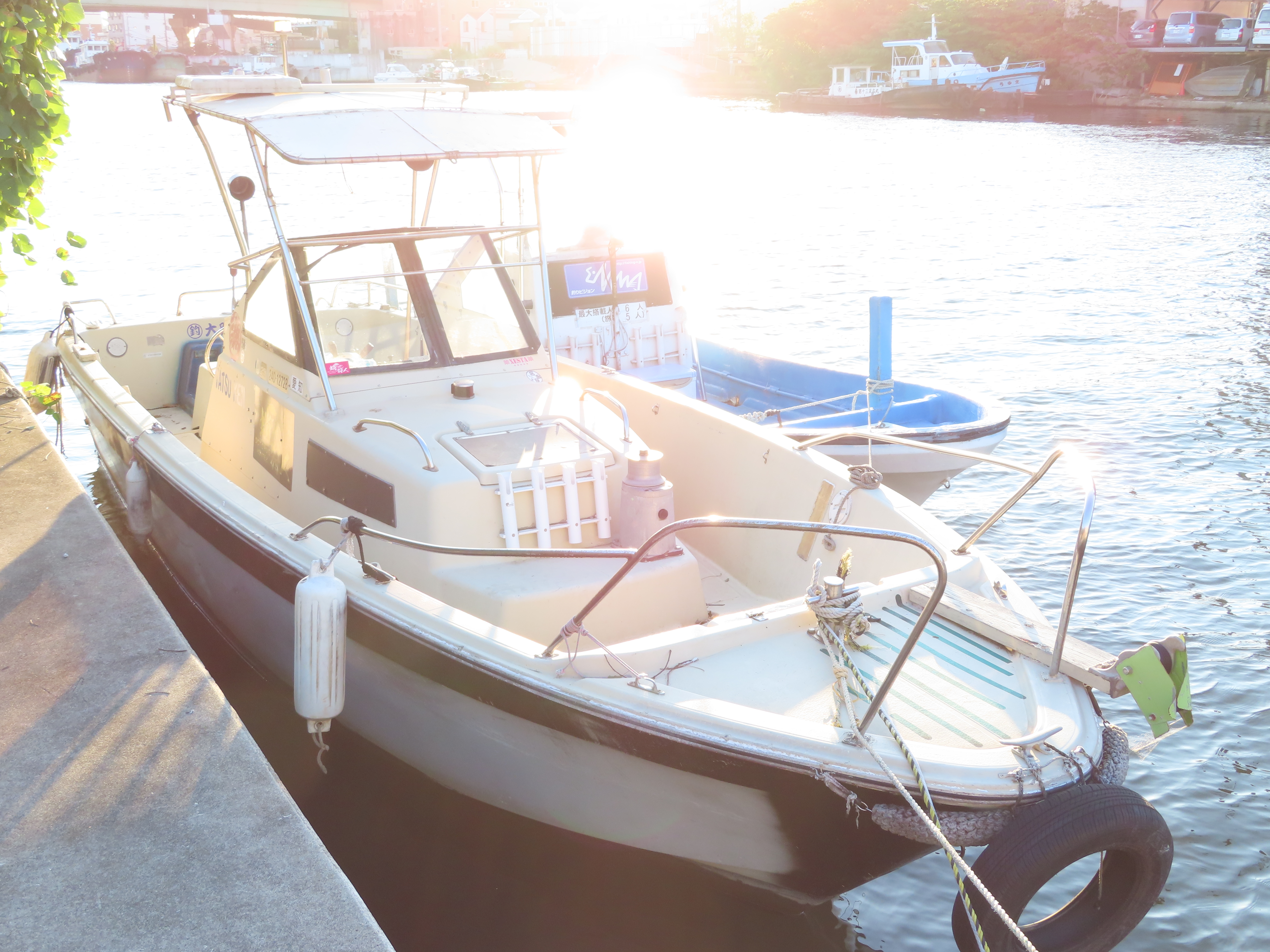 HITACHI KASEI T-100 STERN DRIVE Used Boat for Sale in Japan | Boatflow.jp