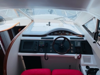 thumb_073534-fairline-38-phantom