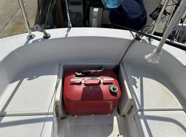 medium_081378-com-pac-yachts-19