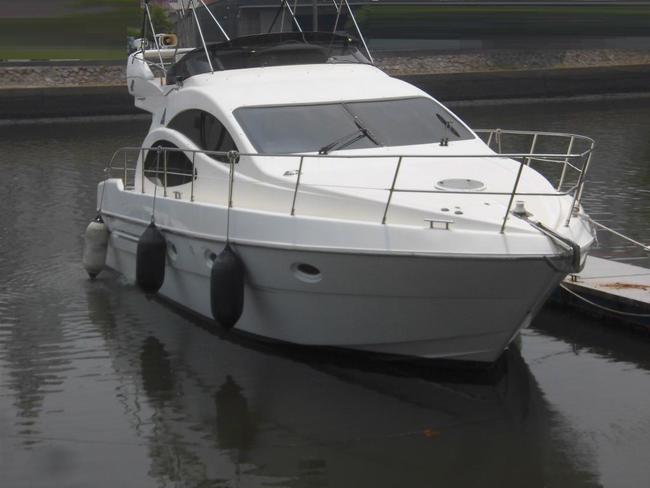 medium_087527-azimut-yachts-42