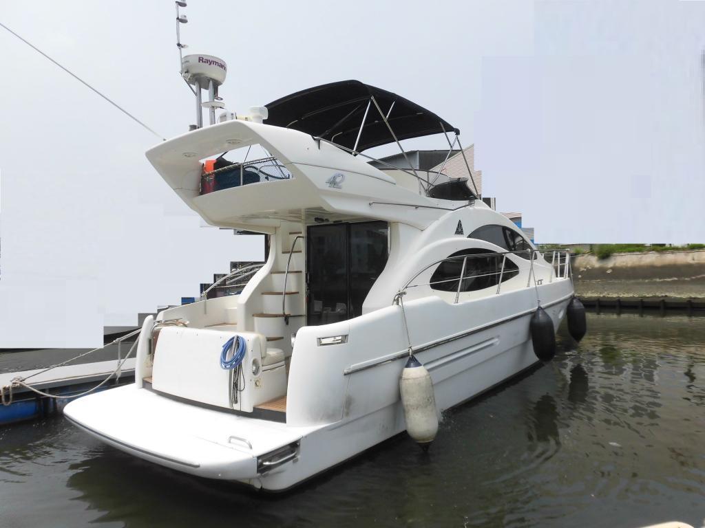 banner_087527-azimut-yachts-42