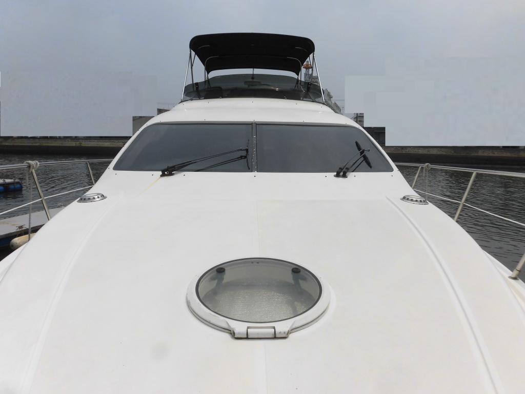 banner_087527-azimut-yachts-42