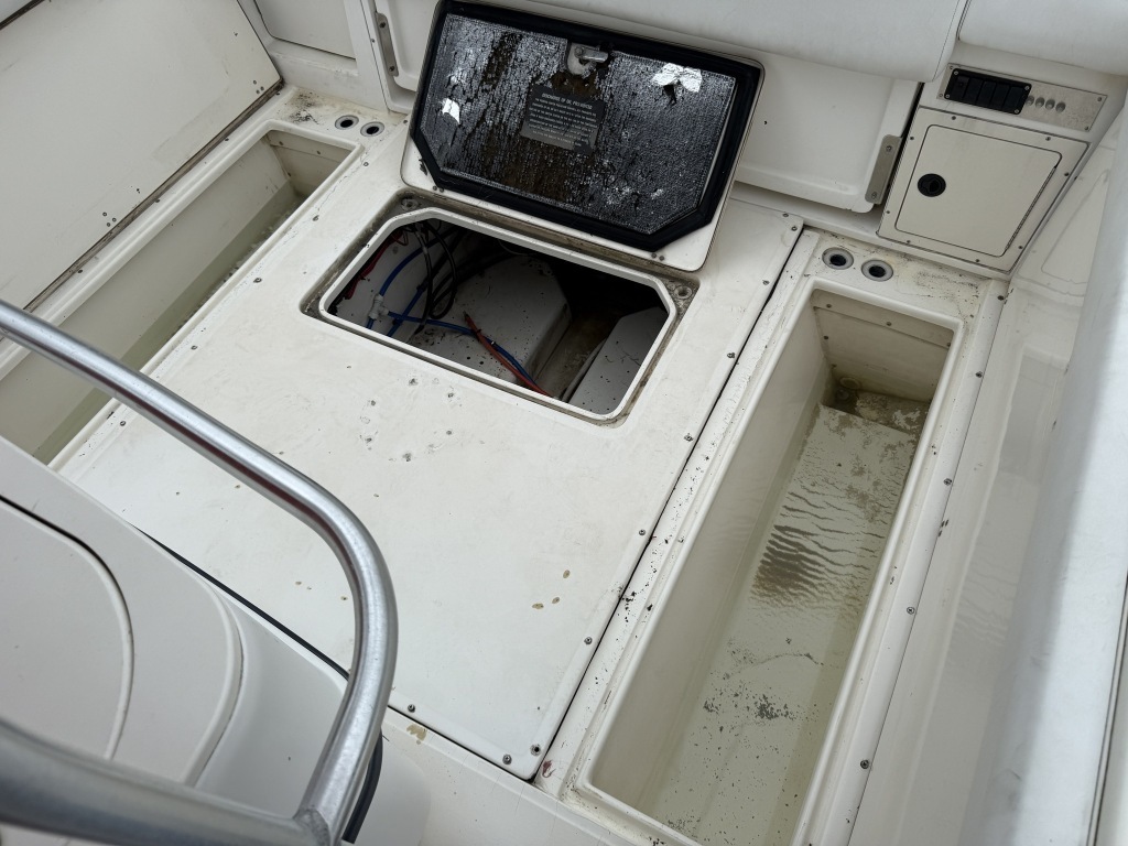 banner_087997-boston-whaler-280-outrage