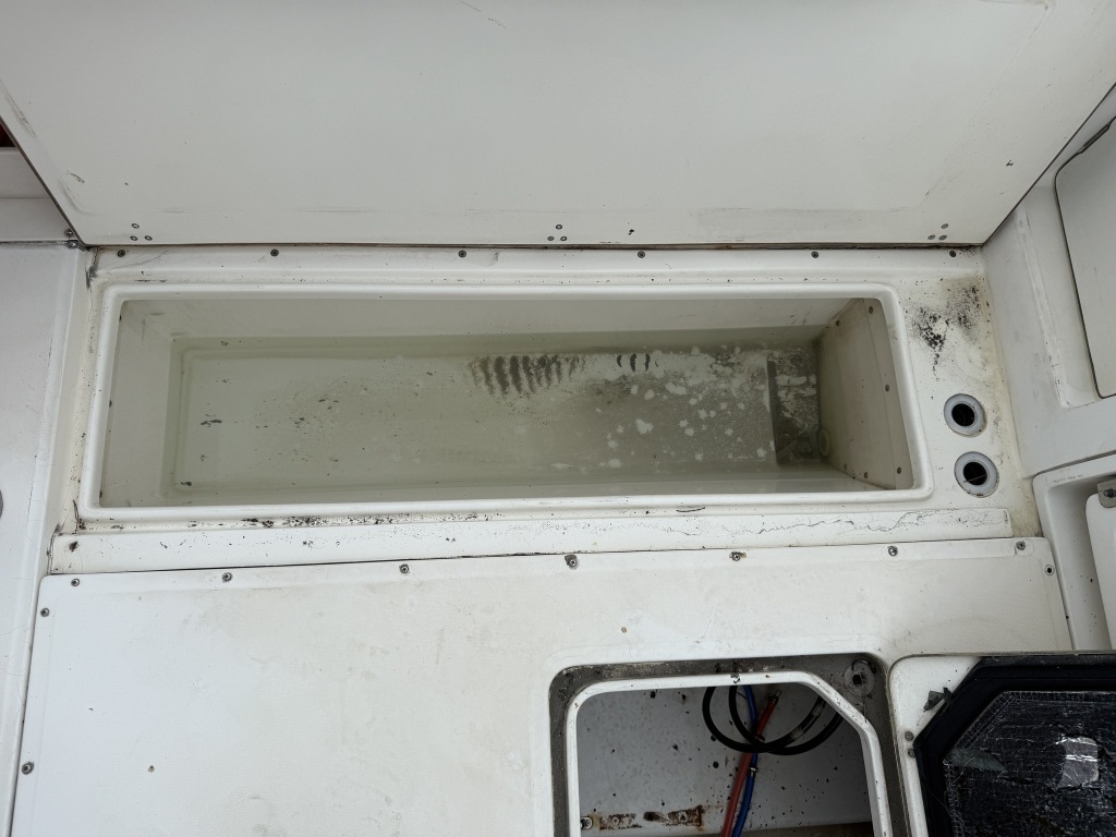 banner_087997-boston-whaler-280-outrage