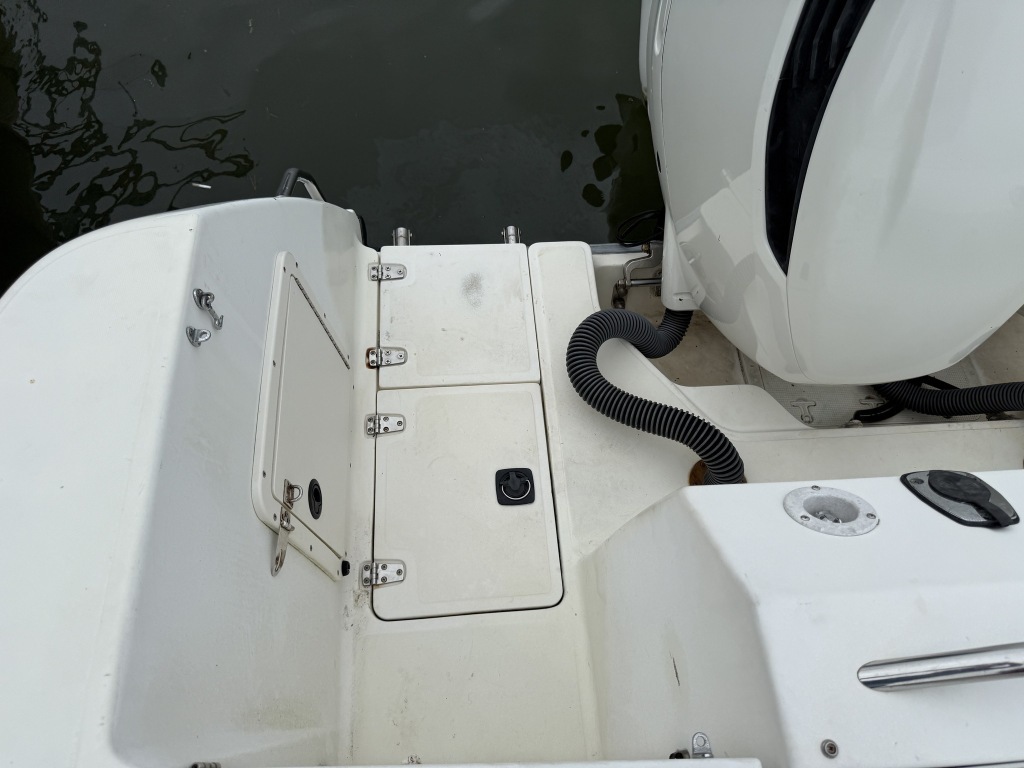 banner_087997-boston-whaler-280-outrage