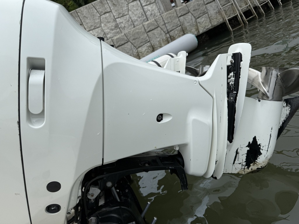 banner_087997-boston-whaler-280-outrage
