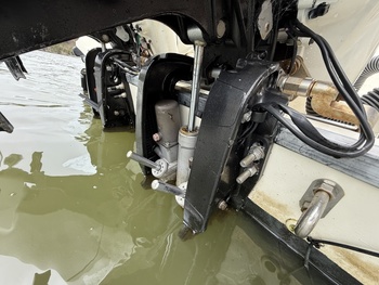 thumb_087997-boston-whaler-280-outrage