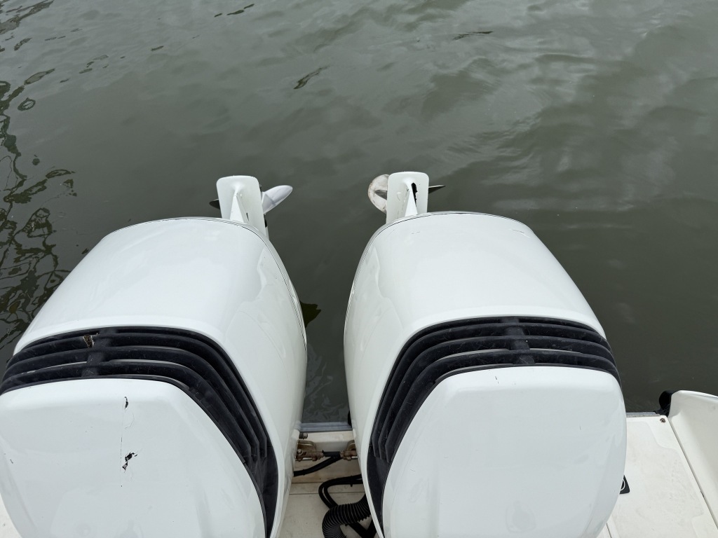 banner_087997-boston-whaler-280-outrage