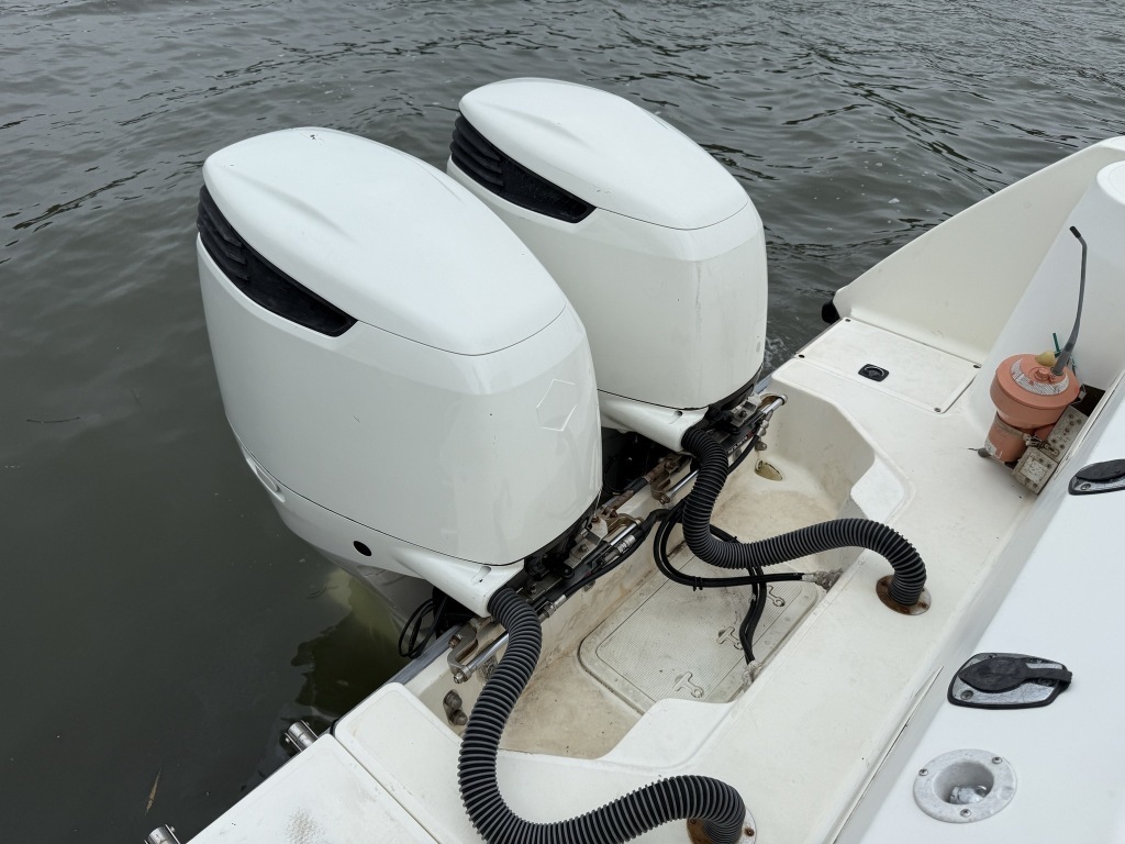 banner_087997-boston-whaler-280-outrage