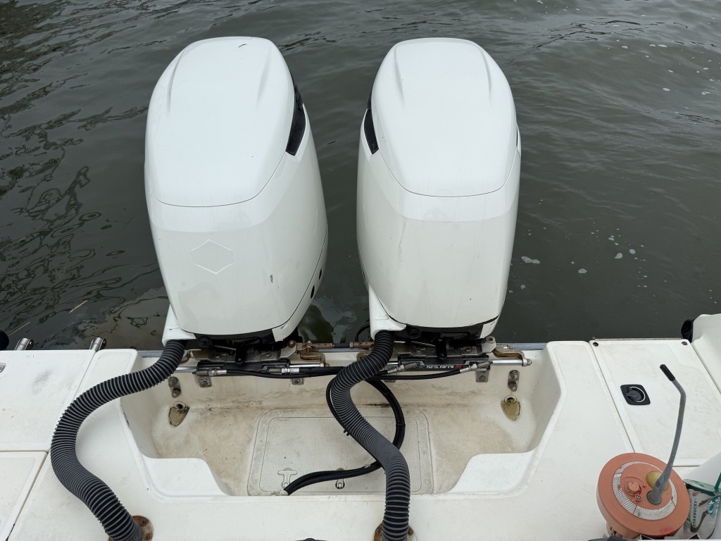 banner_087997-boston-whaler-280-outrage