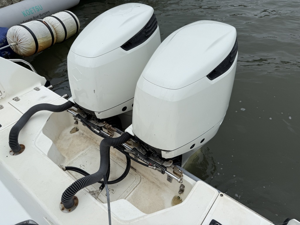 banner_087997-boston-whaler-280-outrage