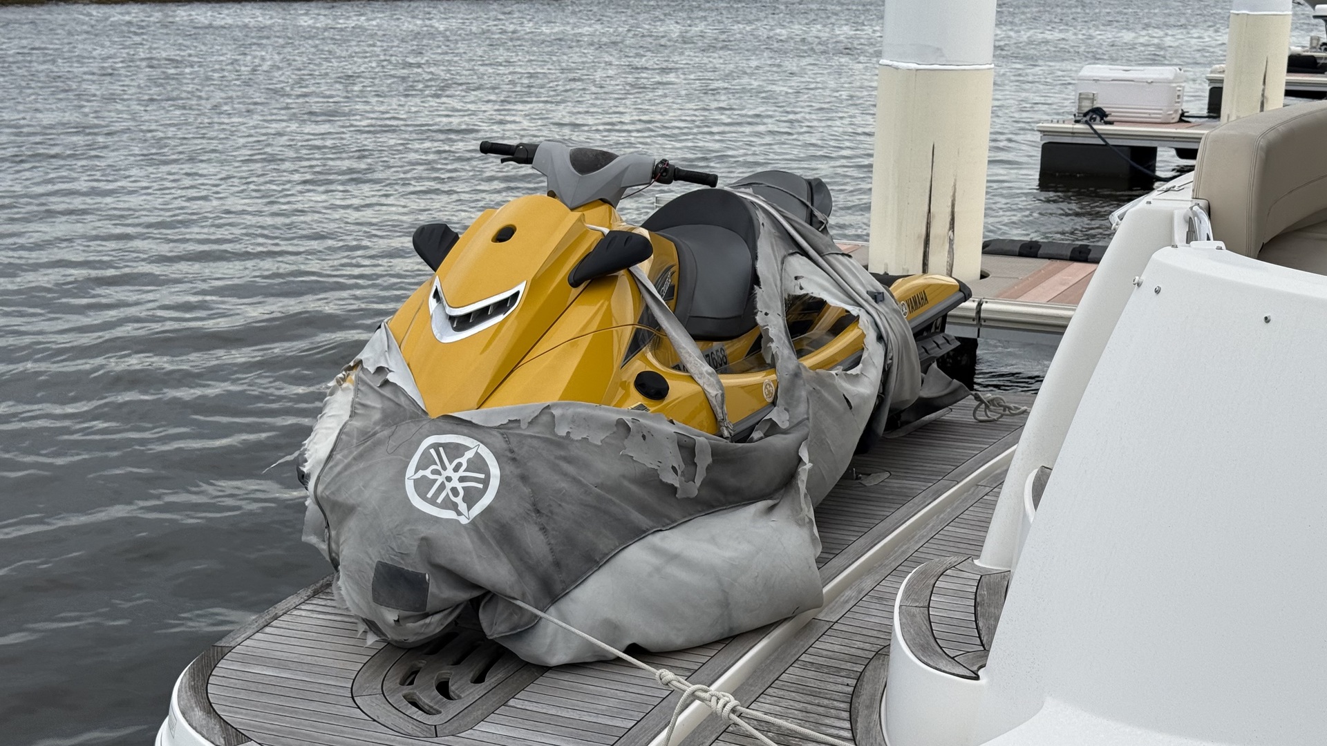 banner_088361-meridian-yachts-541-sedan
