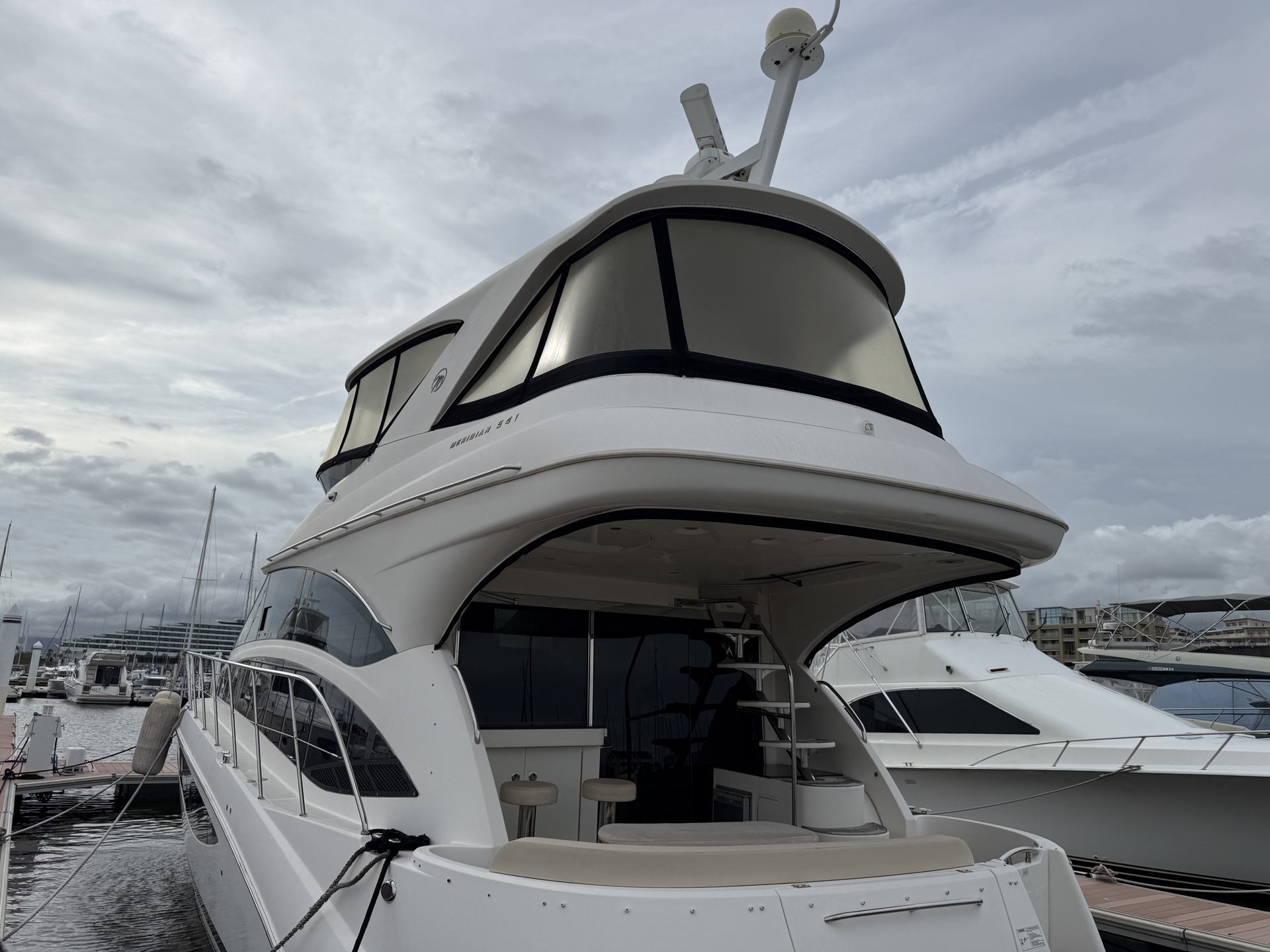 banner_088361-meridian-yachts-541-sedan
