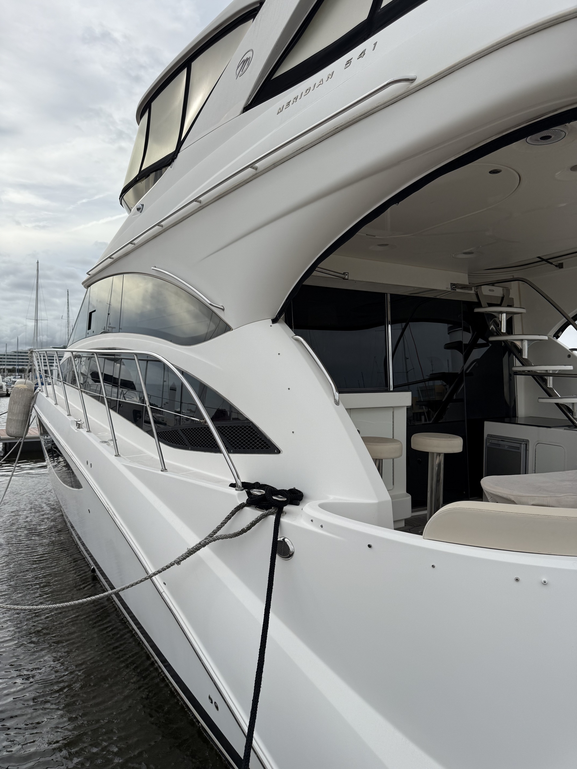 banner_088361-meridian-yachts-541-sedan