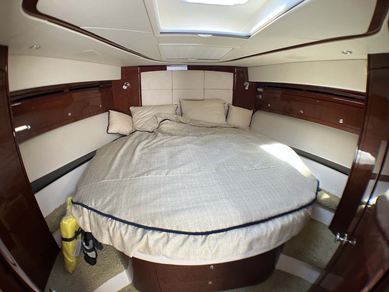 banner_088361-meridian-yachts-541-sedan