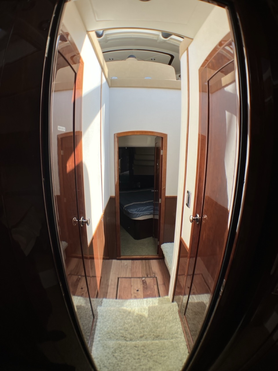 banner_088361-meridian-yachts-541-sedan