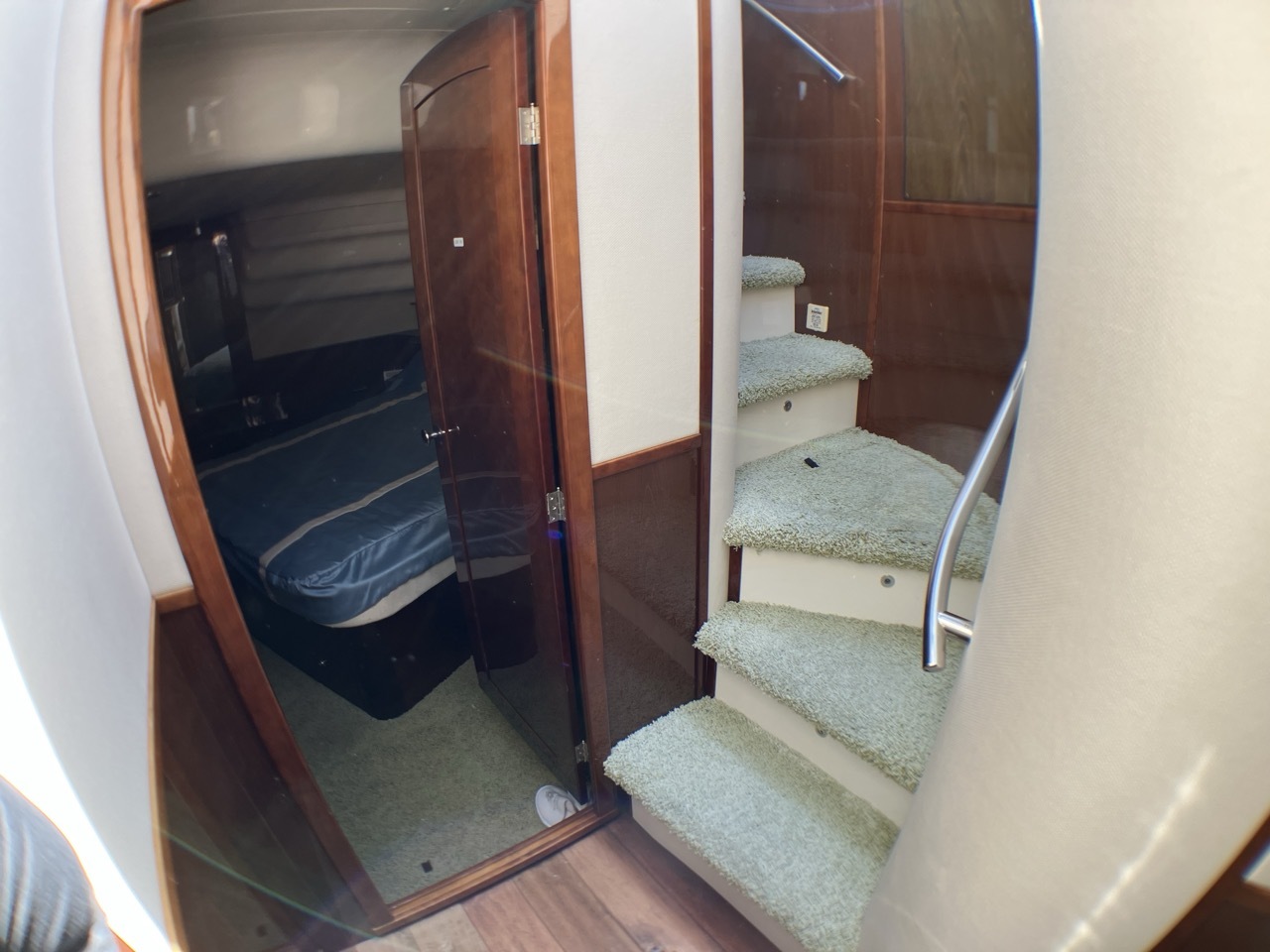 banner_088361-meridian-yachts-541-sedan