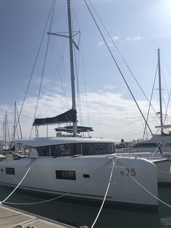 thumb_088428-lagoon-42-catamaran