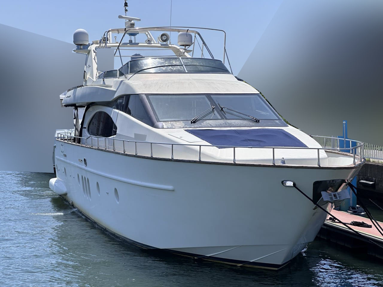 banner_088769-azimut-yachts-74