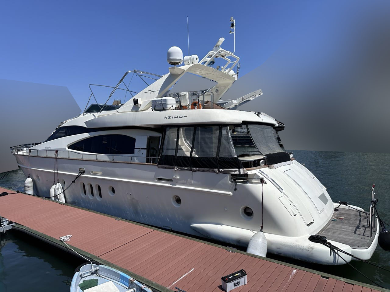 banner_088769-azimut-yachts-74