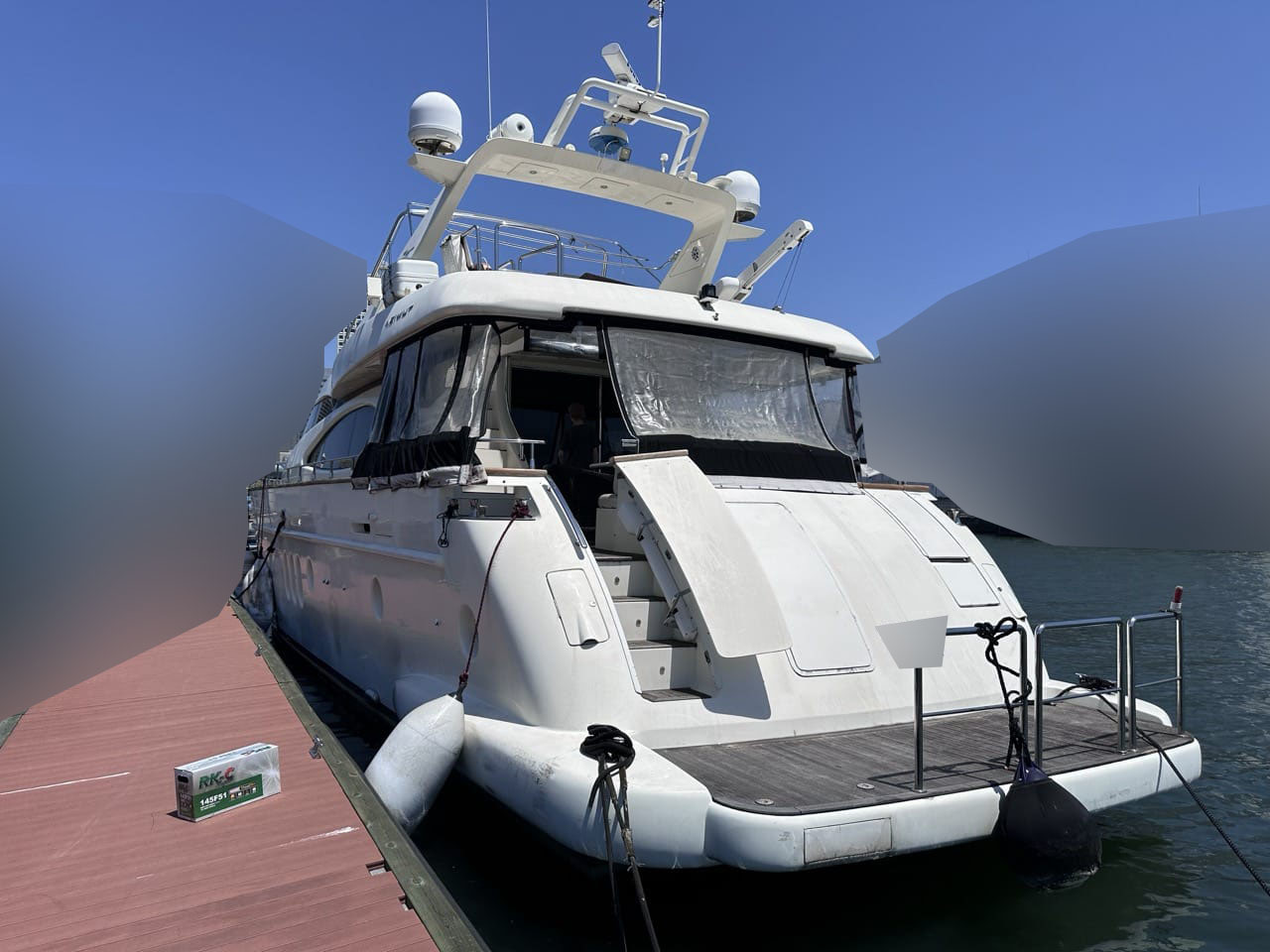 banner_088769-azimut-yachts-74