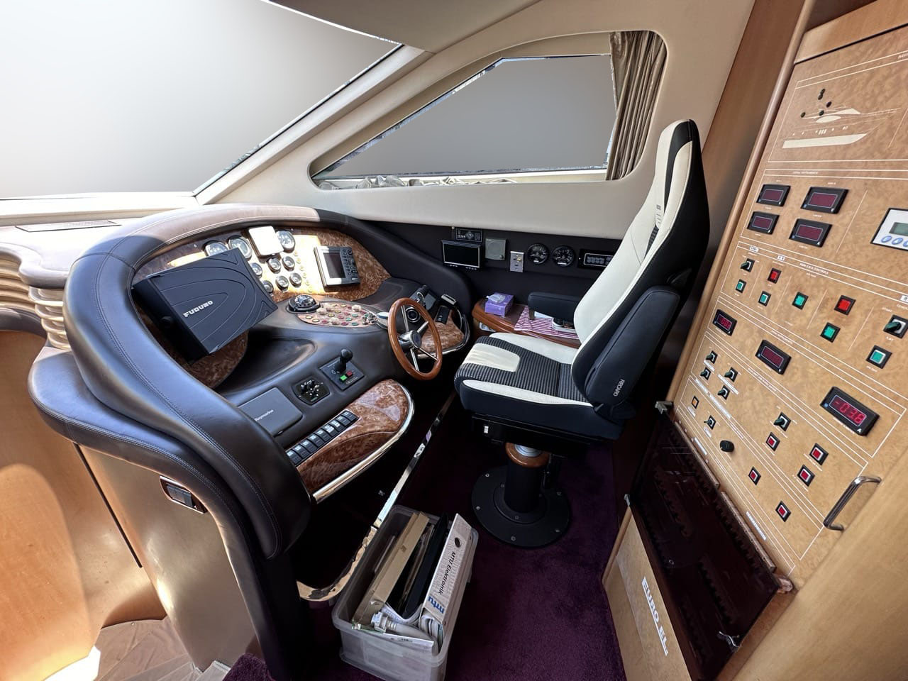 banner_088769-azimut-yachts-74