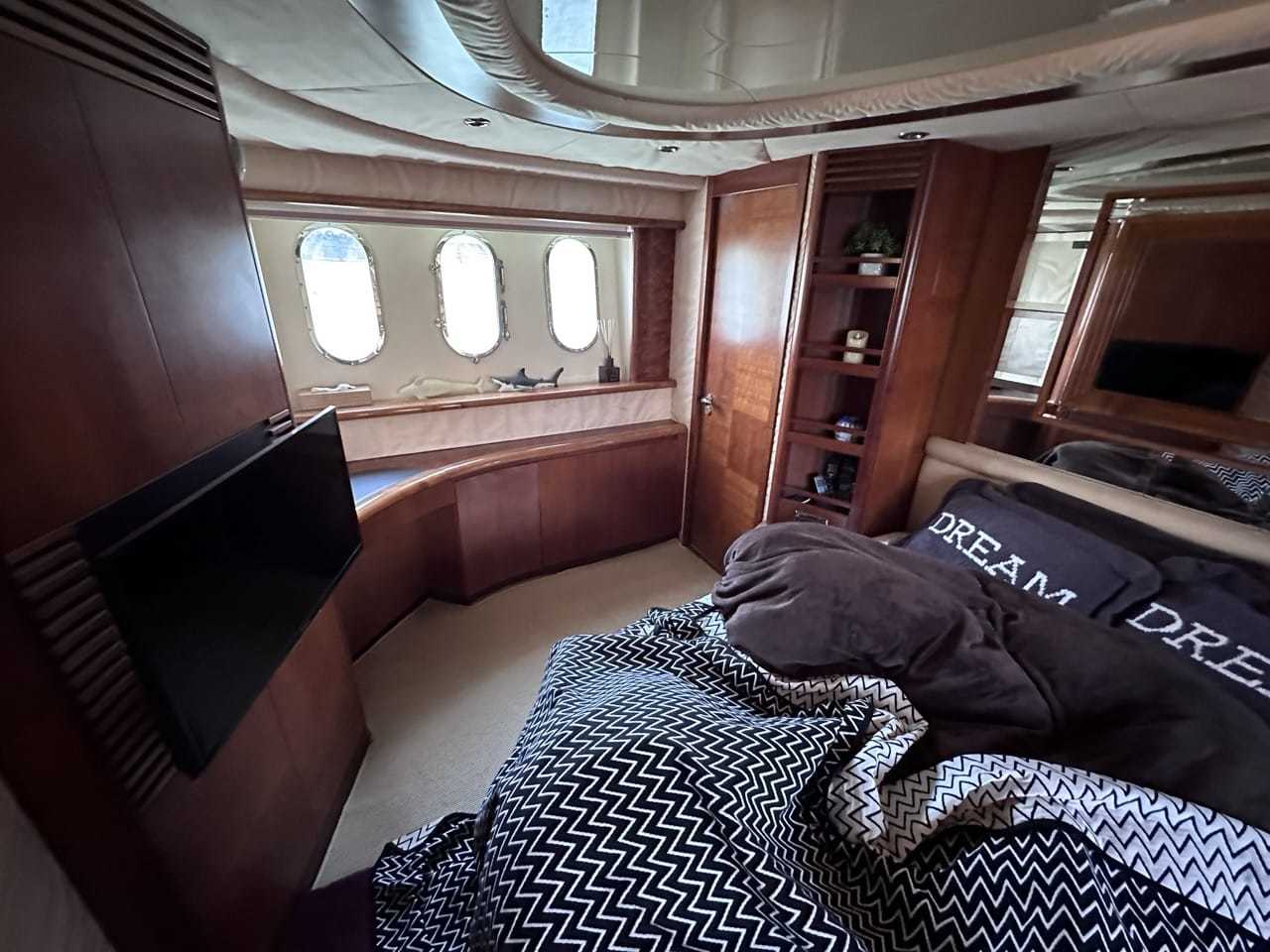 banner_088769-azimut-yachts-74