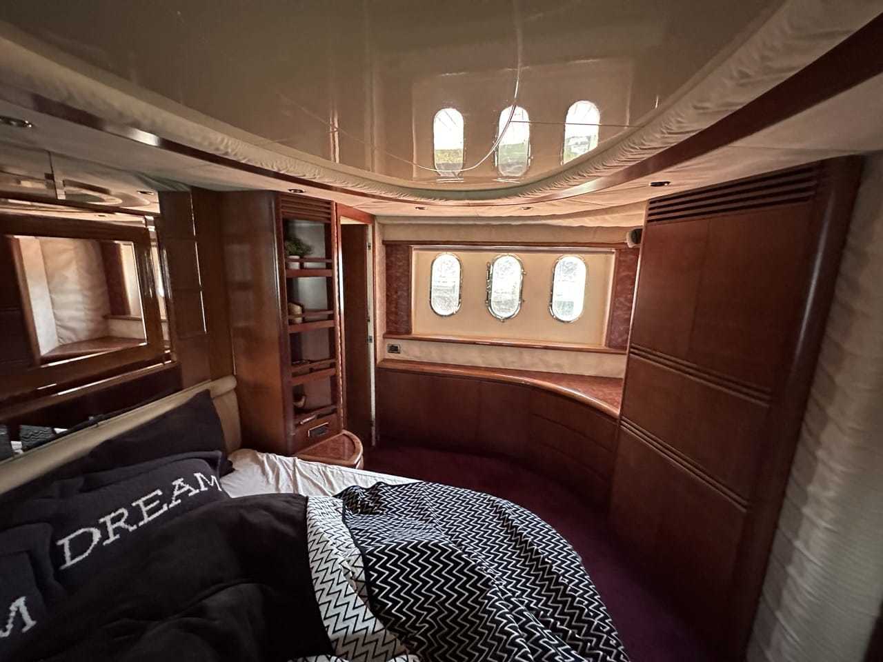 banner_088769-azimut-yachts-74
