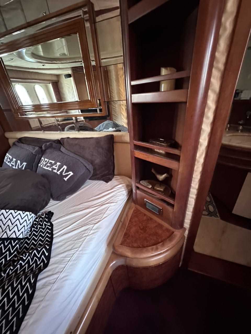 banner_088769-azimut-yachts-74