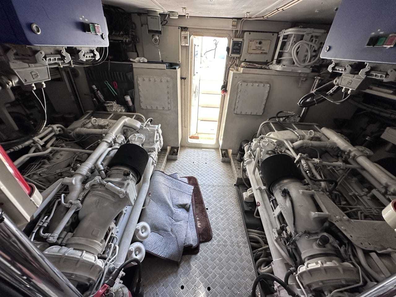 banner_088769-azimut-yachts-74