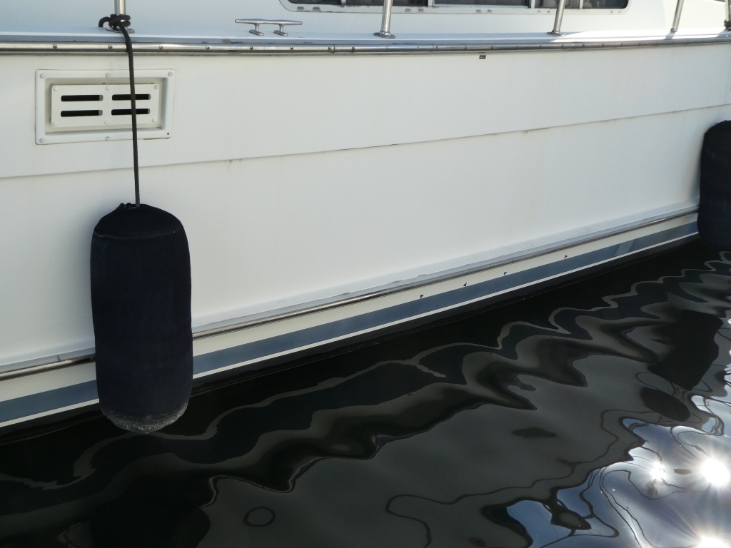banner_089235-tollycraft-48-cockpit-motor-yacht