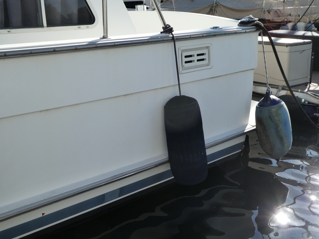banner_089235-tollycraft-48-cockpit-motor-yacht
