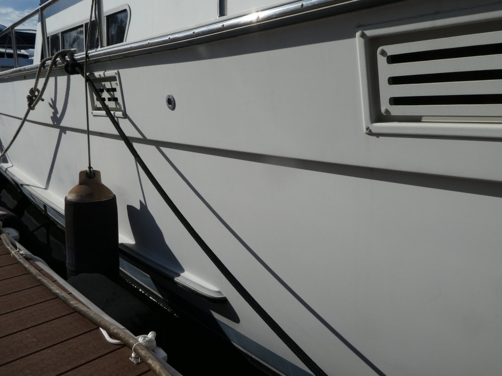 banner_089235-tollycraft-48-cockpit-motor-yacht