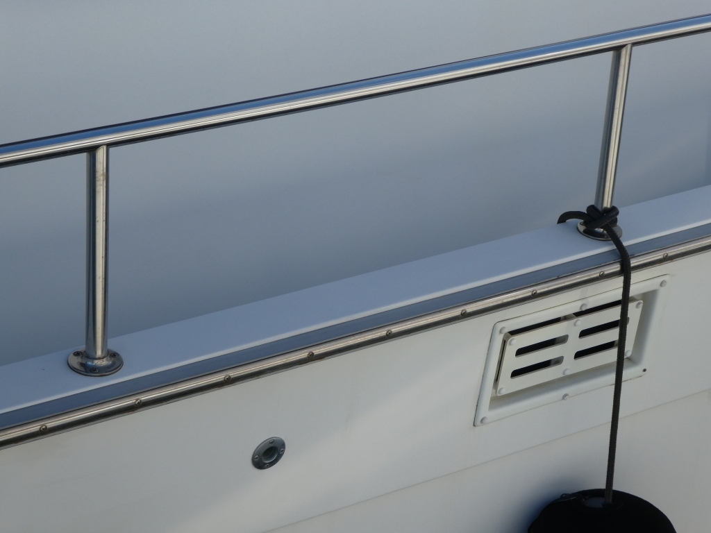 banner_089235-tollycraft-48-cockpit-motor-yacht