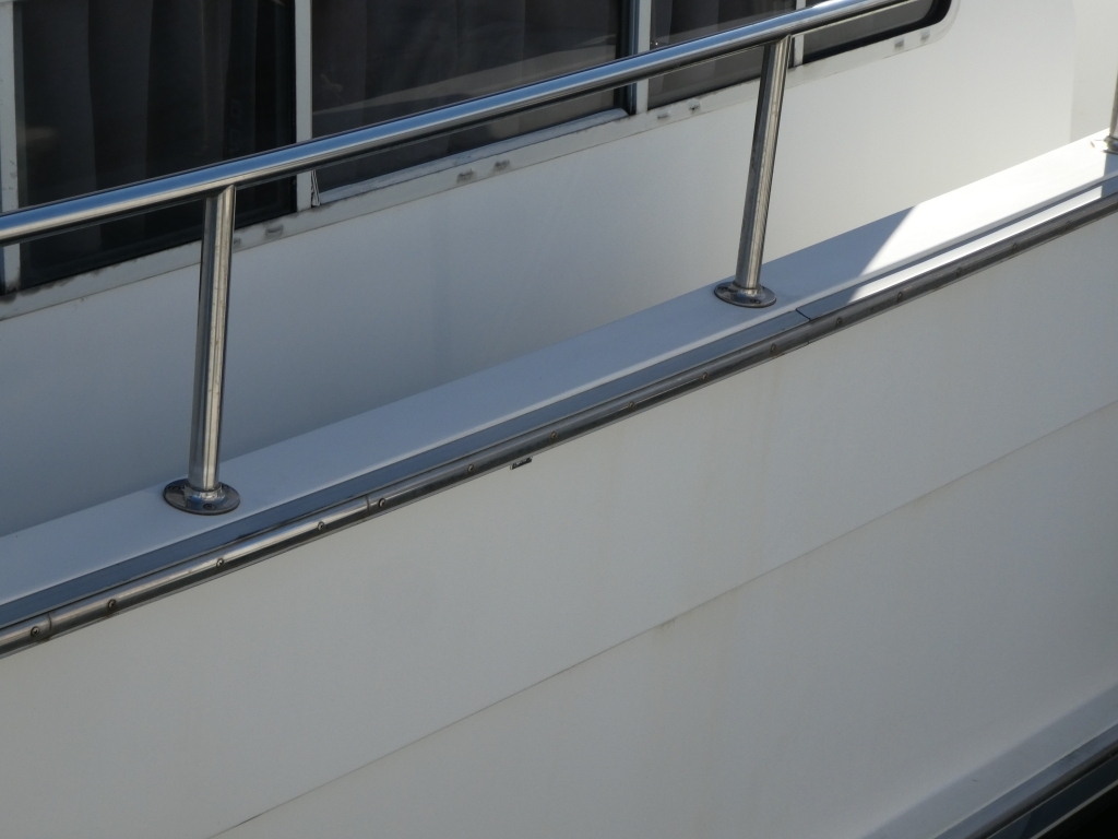 banner_089235-tollycraft-48-cockpit-motor-yacht