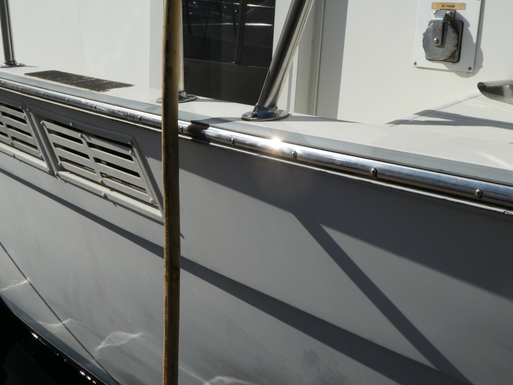 banner_089235-tollycraft-48-cockpit-motor-yacht