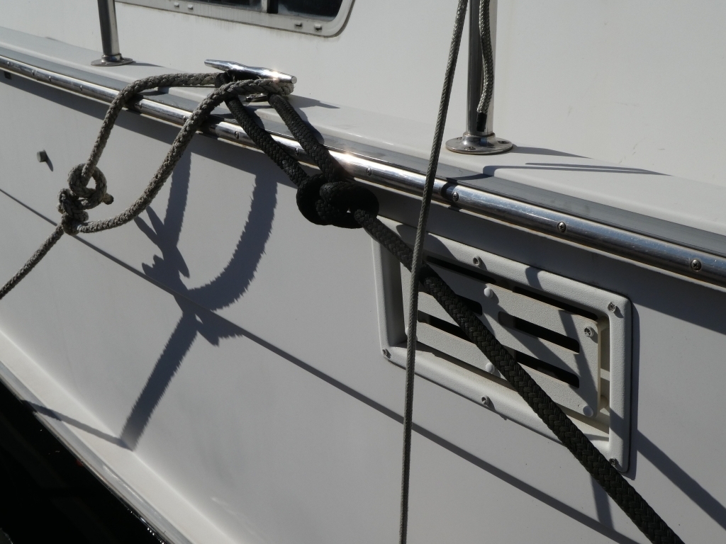 banner_089235-tollycraft-48-cockpit-motor-yacht