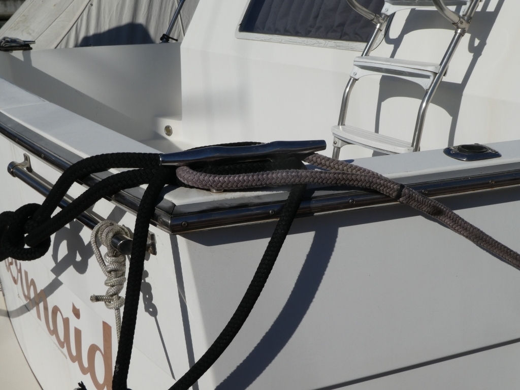 banner_089235-tollycraft-48-cockpit-motor-yacht