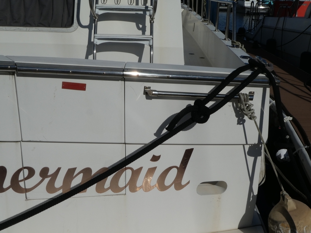 banner_089235-tollycraft-48-cockpit-motor-yacht