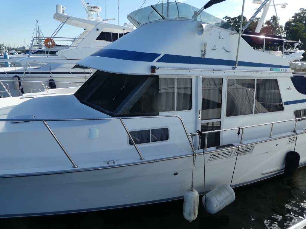 banner_089235-tollycraft-48-cockpit-motor-yacht