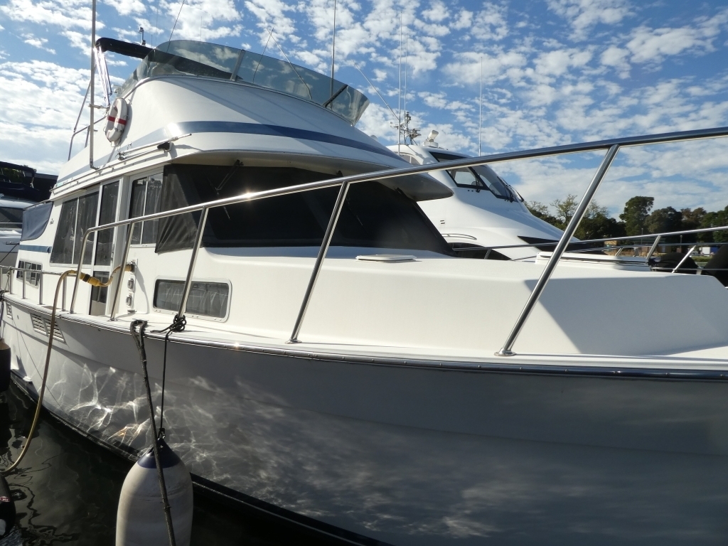 banner_089235-tollycraft-48-cockpit-motor-yacht