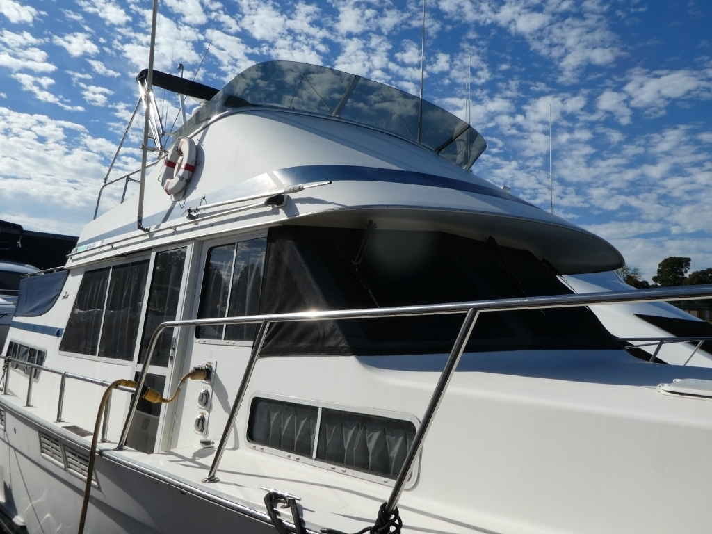 banner_089235-tollycraft-48-cockpit-motor-yacht