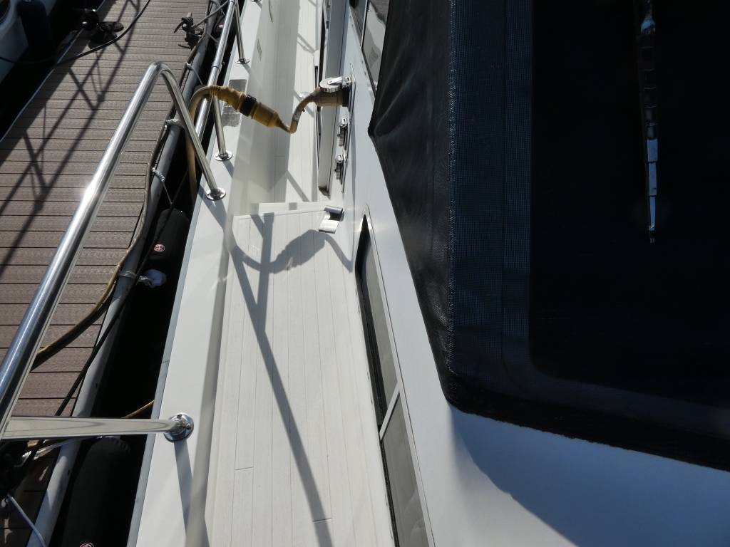 banner_089235-tollycraft-48-cockpit-motor-yacht