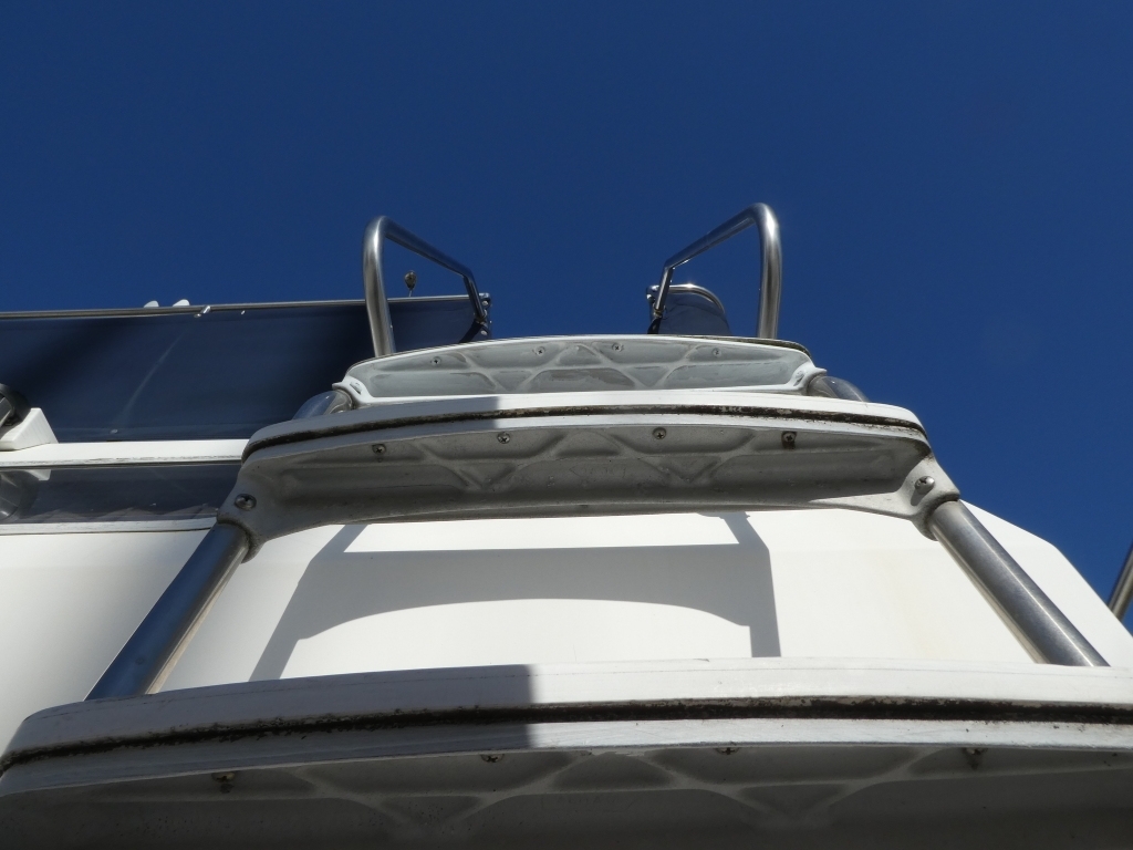 banner_089235-tollycraft-48-cockpit-motor-yacht