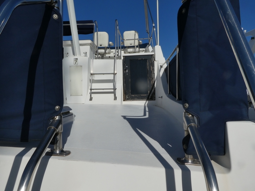 banner_089235-tollycraft-48-cockpit-motor-yacht