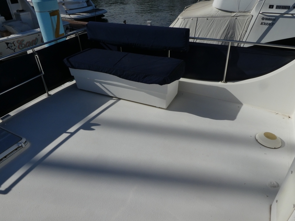 banner_089235-tollycraft-48-cockpit-motor-yacht