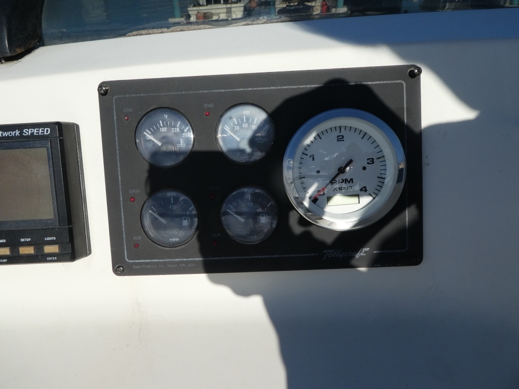 banner_089235-tollycraft-48-cockpit-motor-yacht
