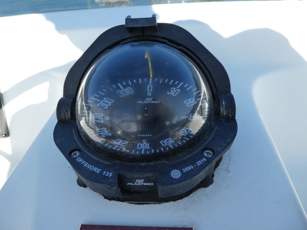 banner_089235-tollycraft-48-cockpit-motor-yacht