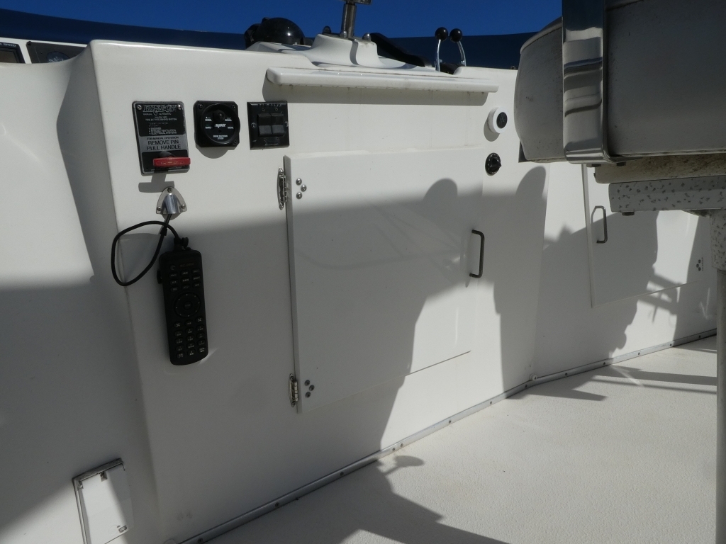 banner_089235-tollycraft-48-cockpit-motor-yacht